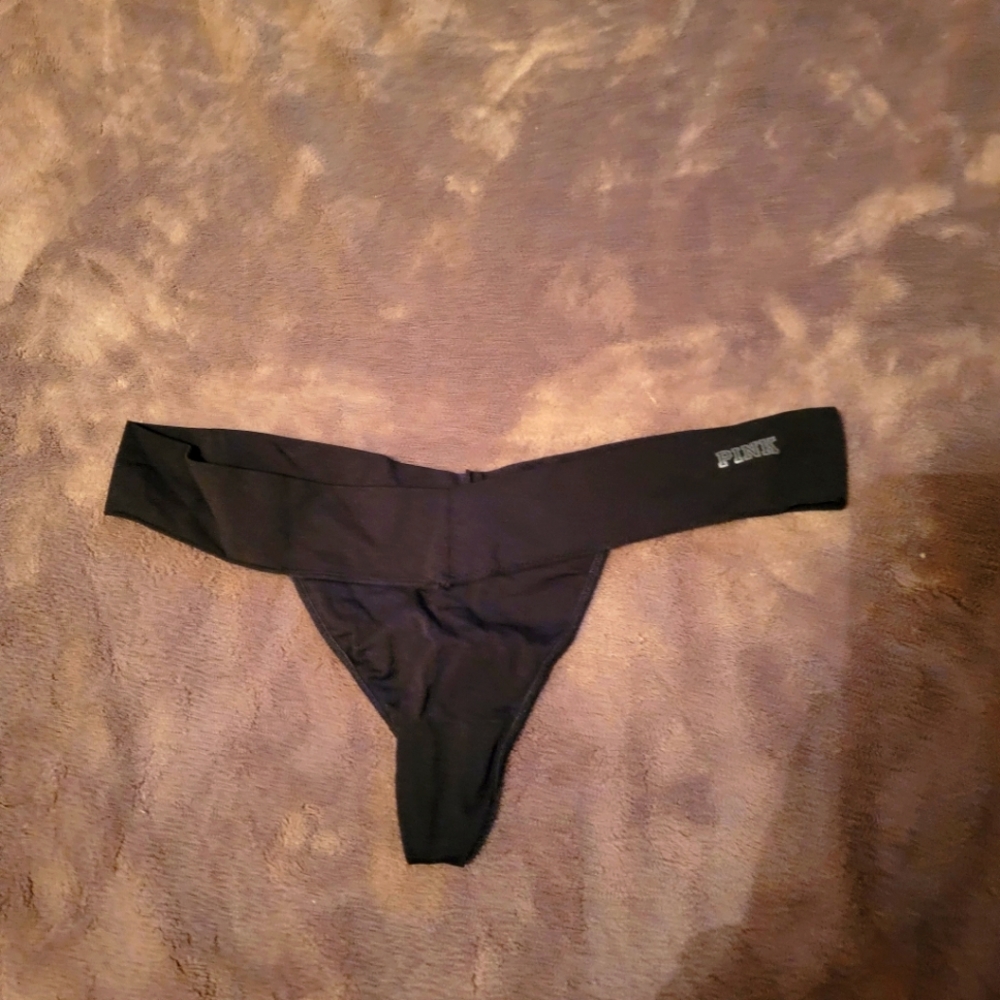 Victoria’s Secret PINK Signature thong size Medium